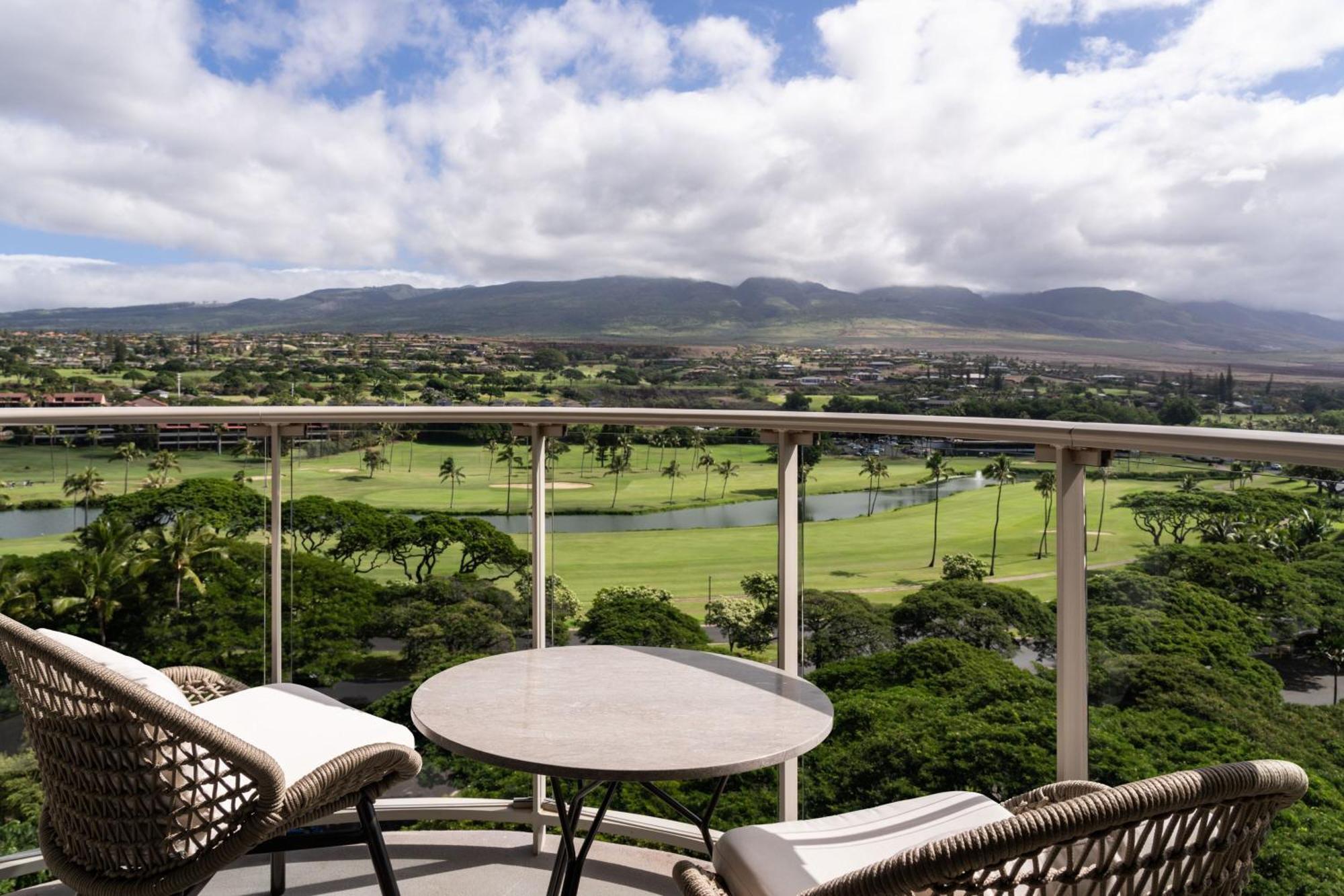 Kukahi – King Room Premium Resort View
