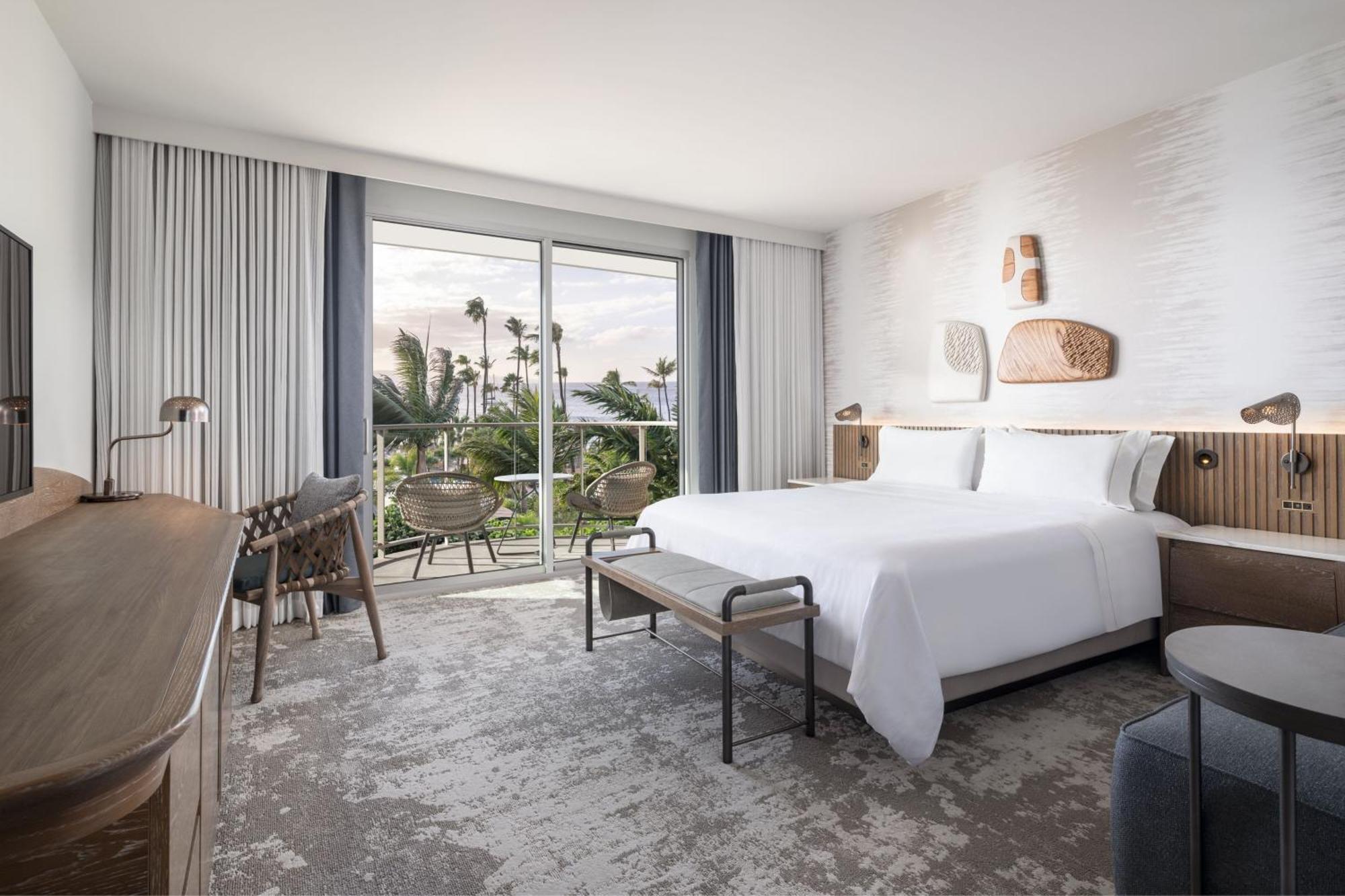 Kukahi King Room Ocean View Mid Floor